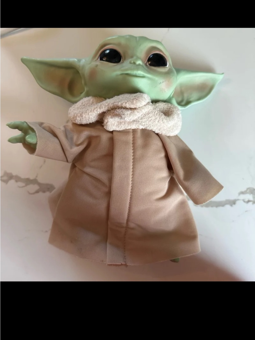 8" Star Wars Mandalorian Yoda, Talking Baby, Child Animatronic  Edition Hasbro